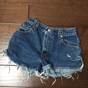 Short jeans from Levi